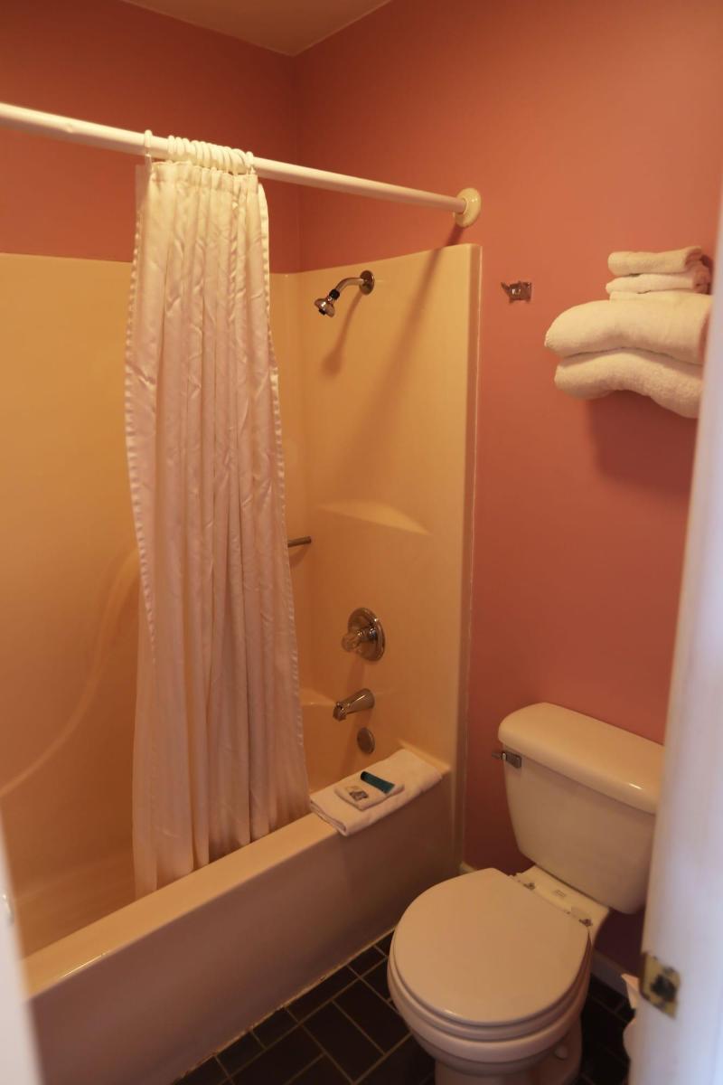 Cottonwood Inn image