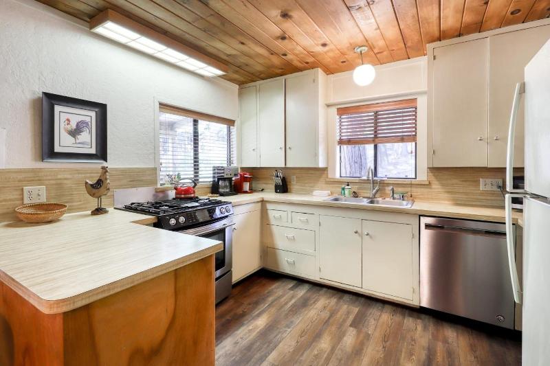 Captain's Cove Motel image