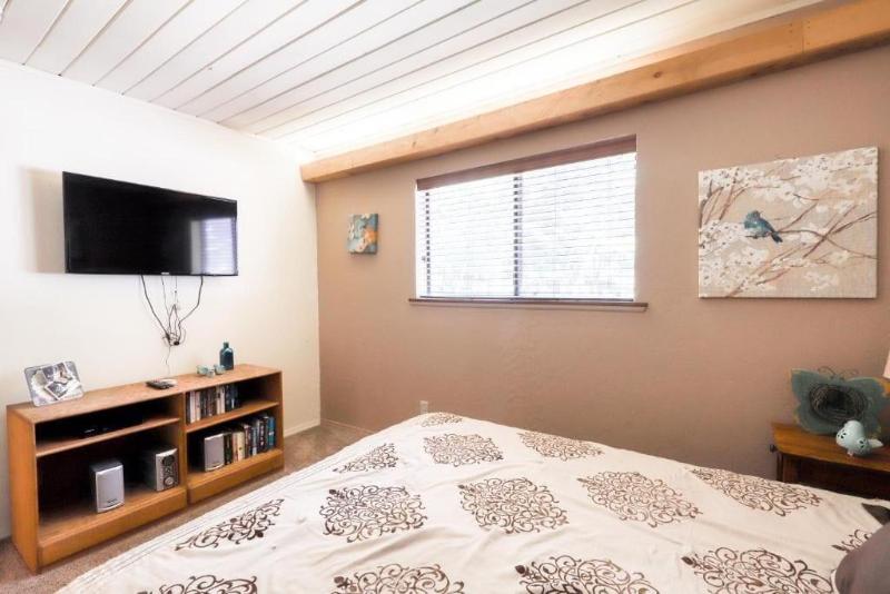 Captain's Cove Motel image