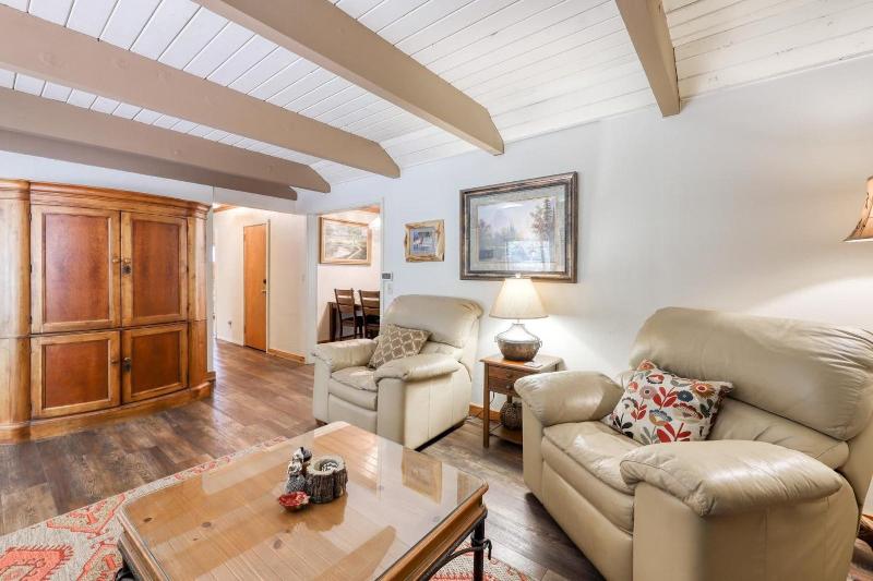Captain's Cove Motel image