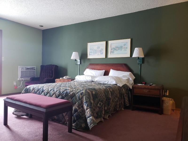Harbor Lights Lodge image