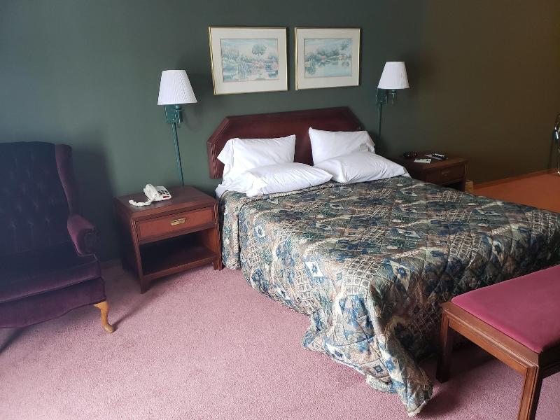 Harbor Lights Lodge image