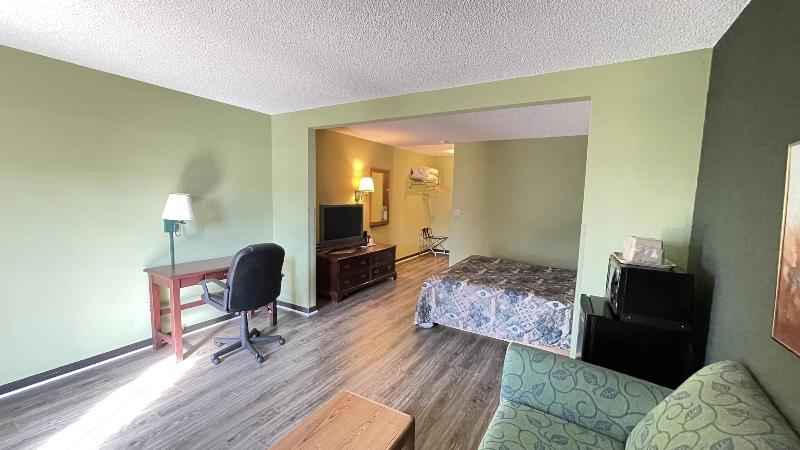 Harbor Lights Lodge image