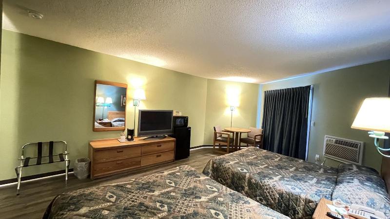 Harbor Lights Lodge image