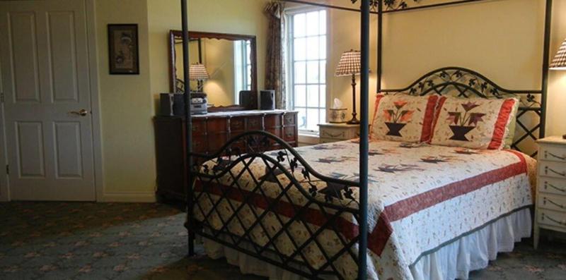 The Feathered Star Bed And Breakfast image
