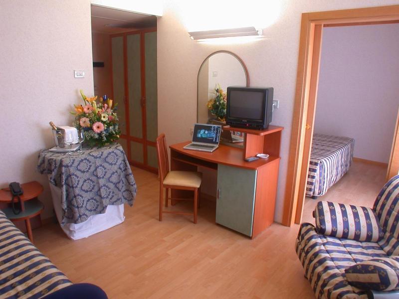 Hotel La Pergola image