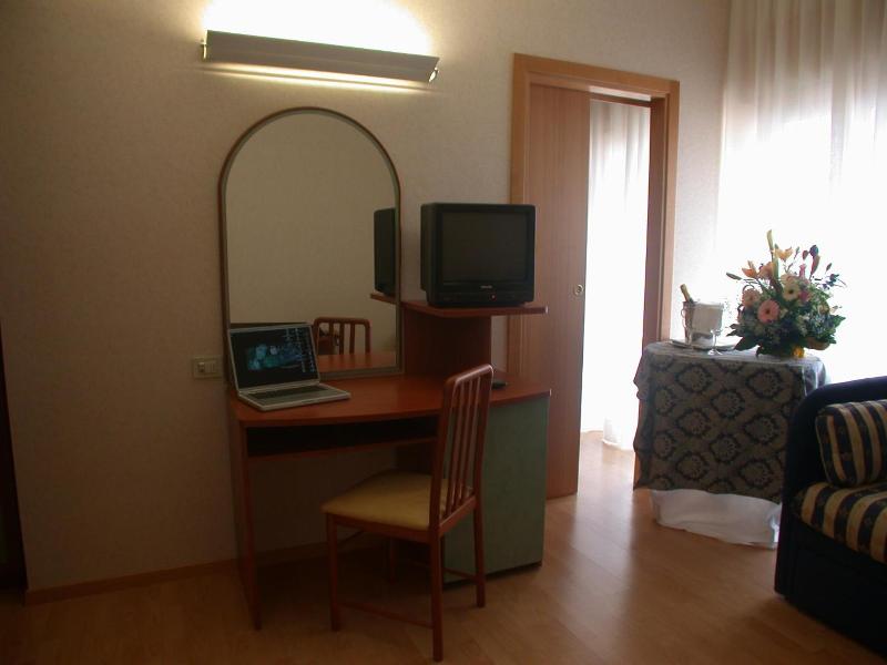 Hotel La Pergola image