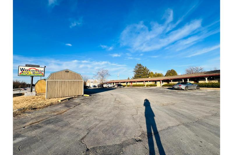 Wisconsin-Aire Motel By OYO Random Lake image