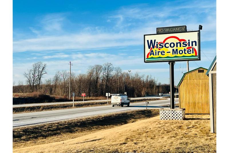 Wisconsin-Aire Motel By OYO Random Lake image