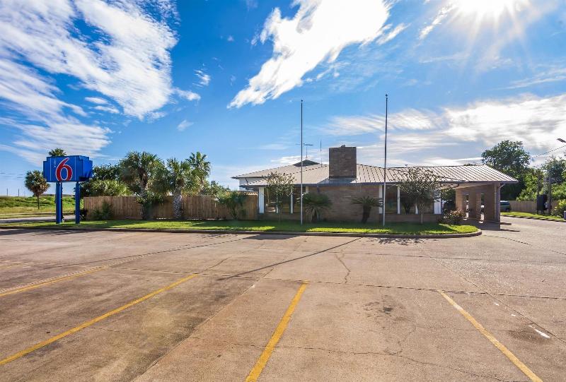 Motel 6 Freeport, TX image