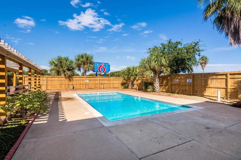 Motel 6 Freeport, TX image