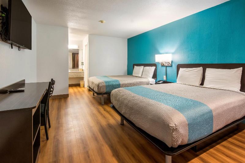 Motel 6 Freeport, TX image