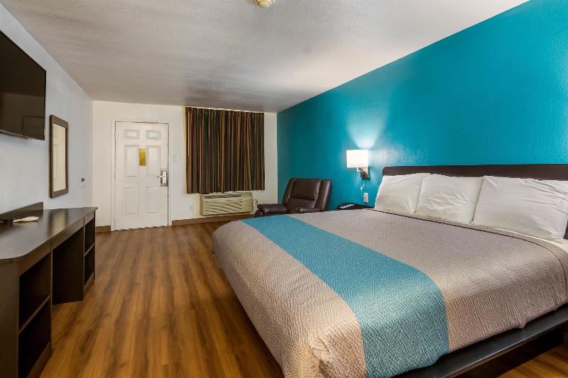 Motel 6 Freeport, TX image