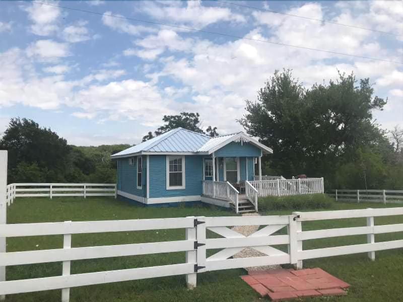 Lillian Farms Bed & Breakfast image