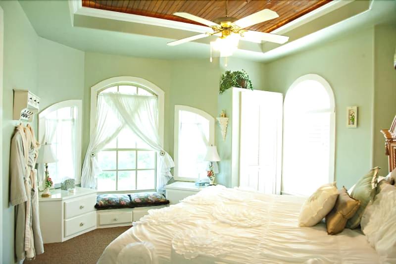 Lillian Farms Bed & Breakfast image