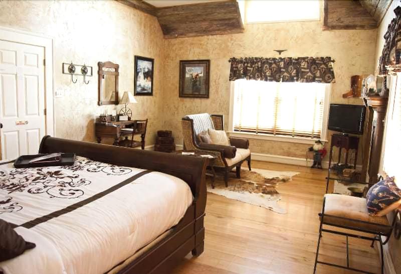 Lillian Farms Bed & Breakfast image