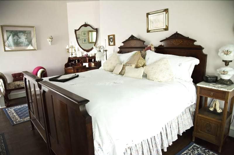 Lillian Farms Bed & Breakfast image