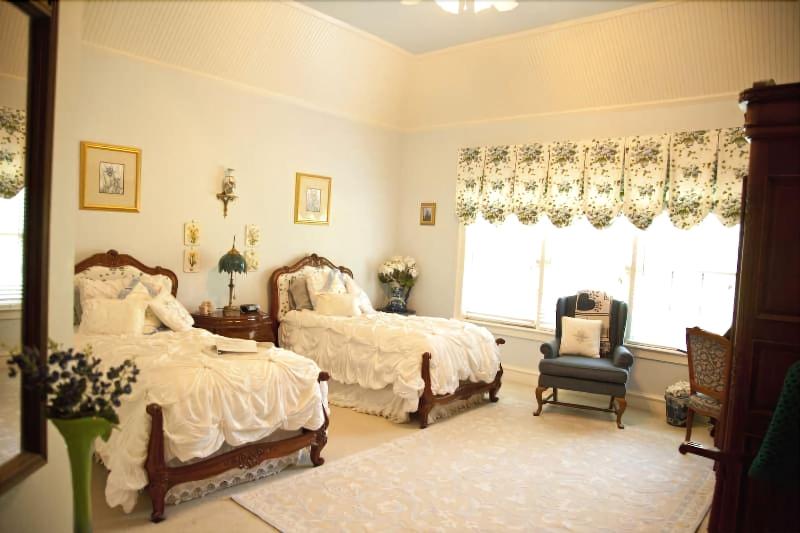 Lillian Farms Bed & Breakfast image