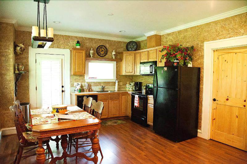 Lillian Farms Bed & Breakfast image