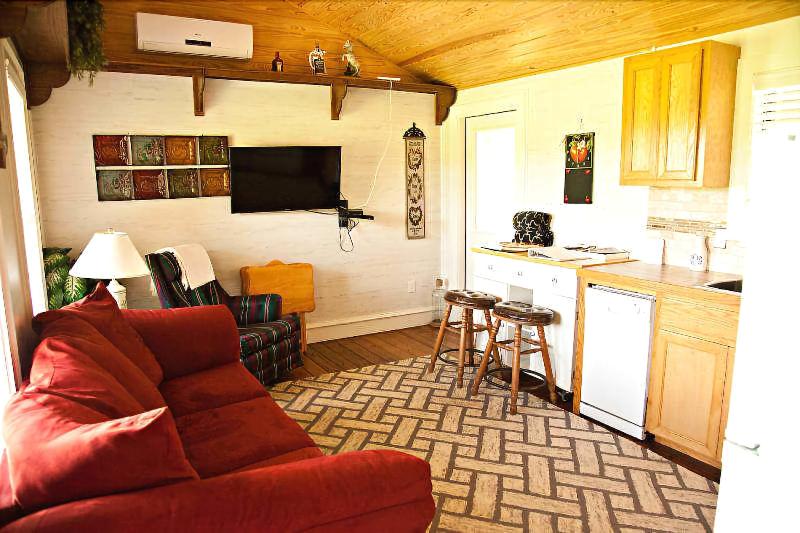 Lillian Farms Bed & Breakfast image