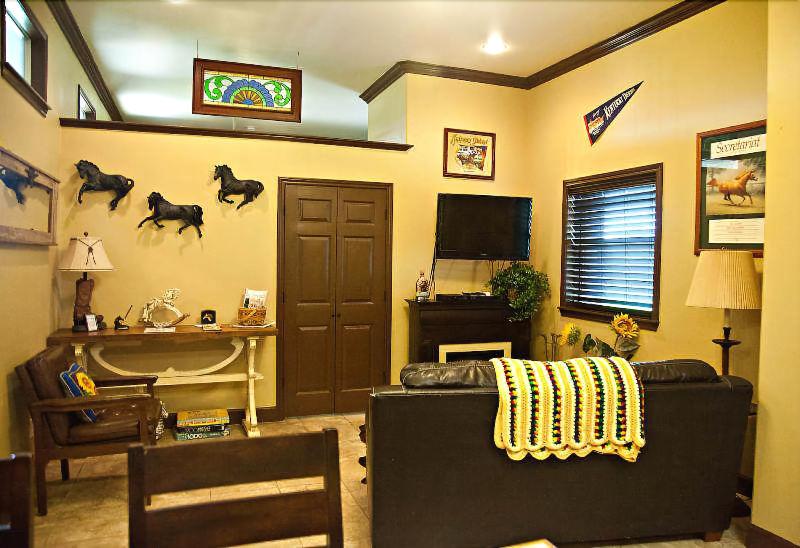 Lillian Farms Bed & Breakfast image