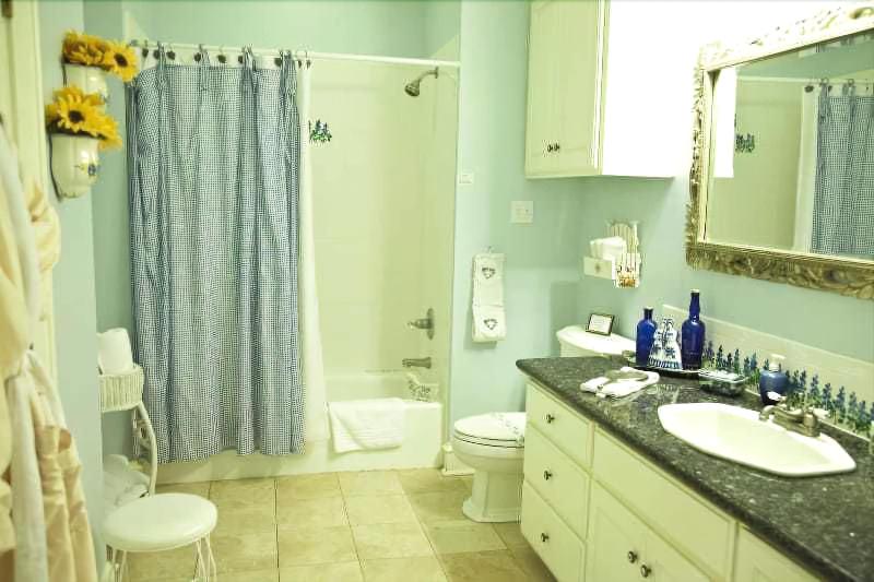 Lillian Farms Bed & Breakfast image