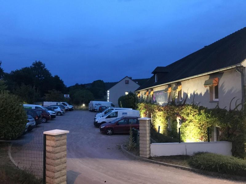 Hôtel Restaurant - Les Jardins du Lac image