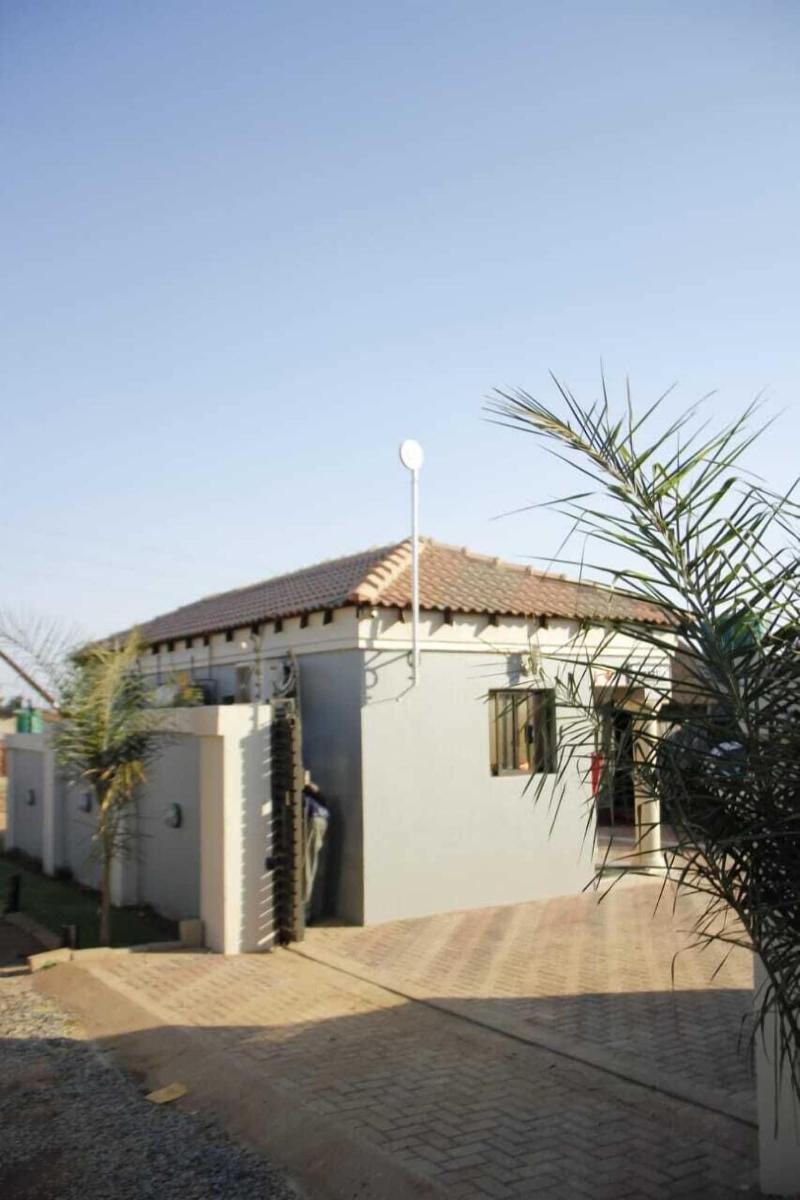 Thavhani Guest House image