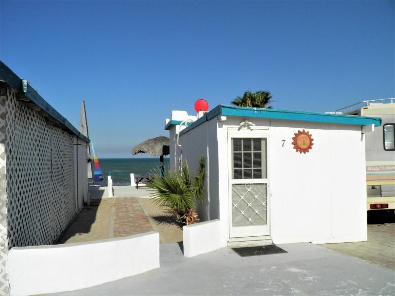 Seaside Hotel & Victor'S Rv Park