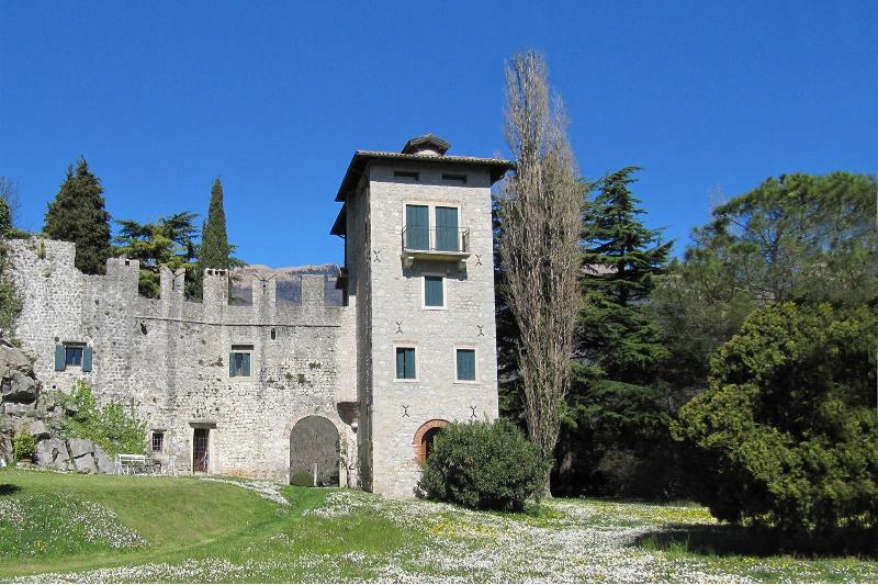 Castrum Di Serravalle image