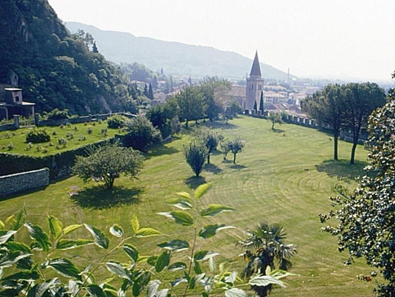 Castrum Di Serravalle image