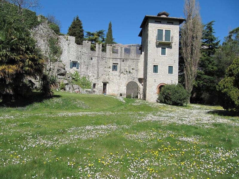 Castrum Di Serravalle image