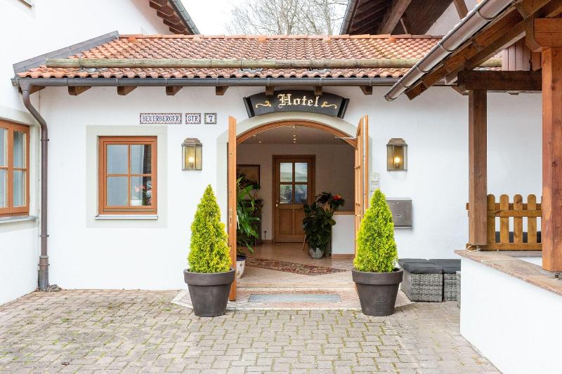 Landgasthof Hotel Schöntag & Steak House — exterior view