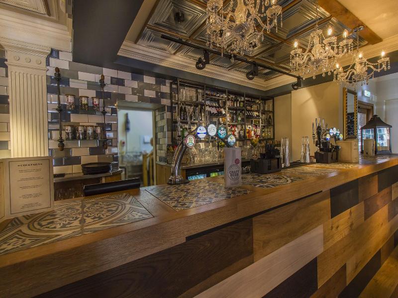 The Kings Head Hotel image