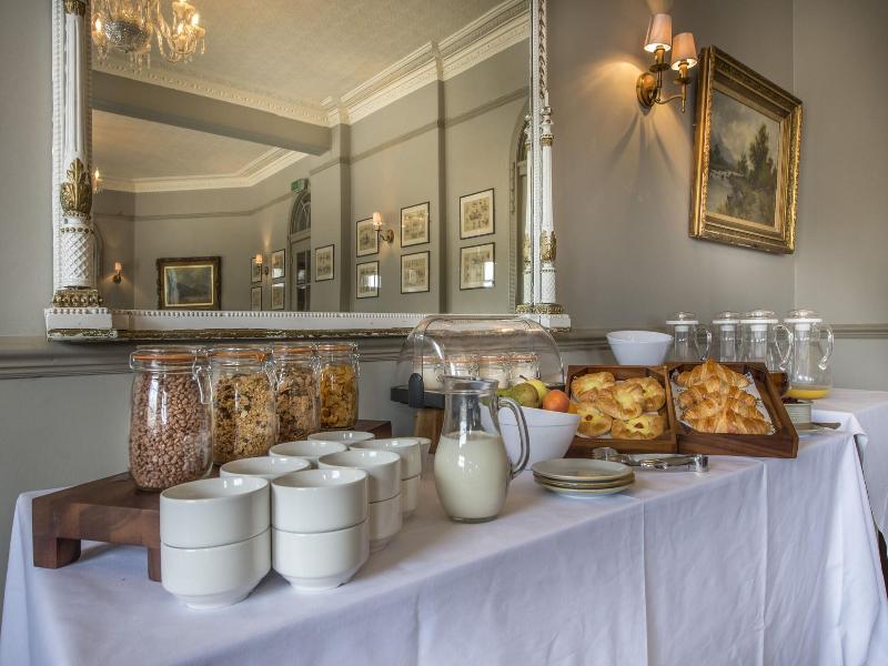 The Kings Head Hotel image