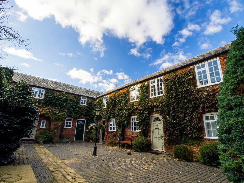 Glendower House Apartments image