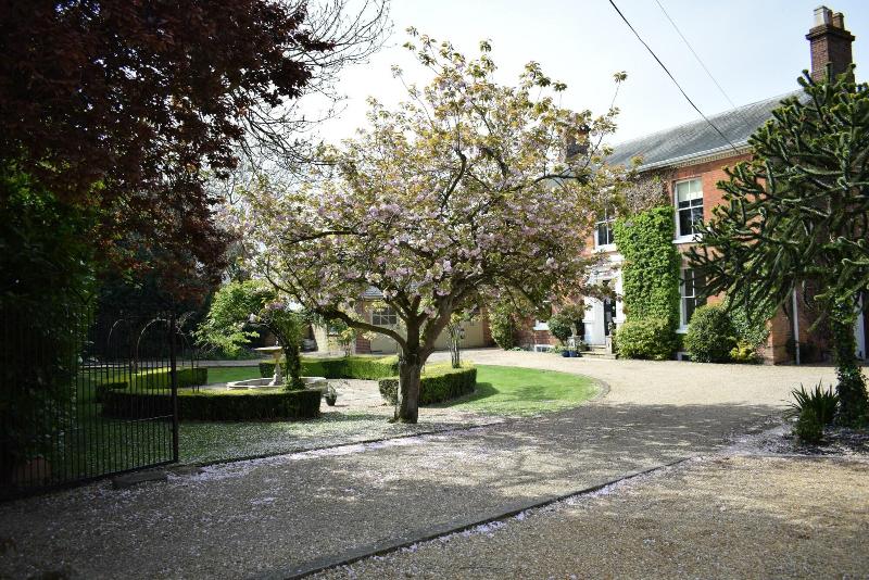 Glendower House Apartments image