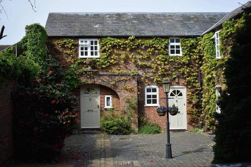 Glendower House Apartments image