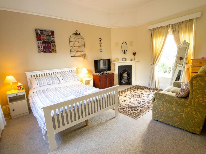 Glendower House Apartments image