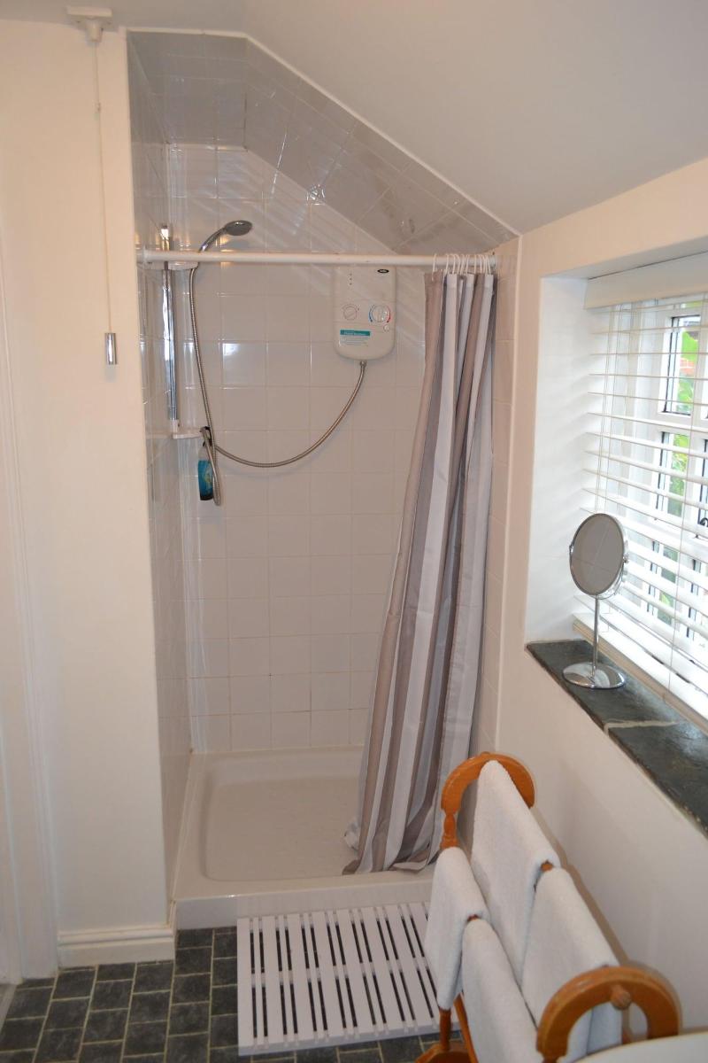 Glendower House Apartments image