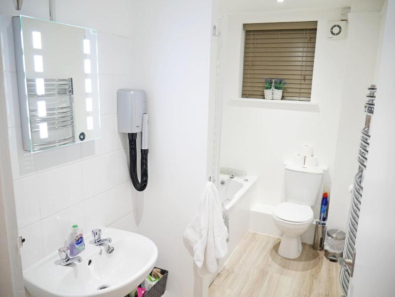 Glendower House Apartments image