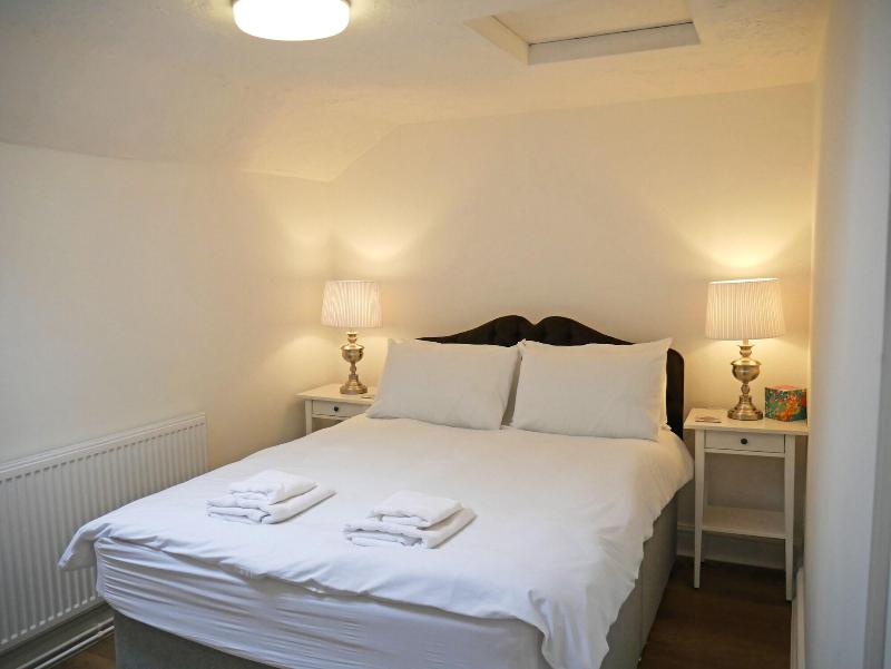 Glendower House Apartments image