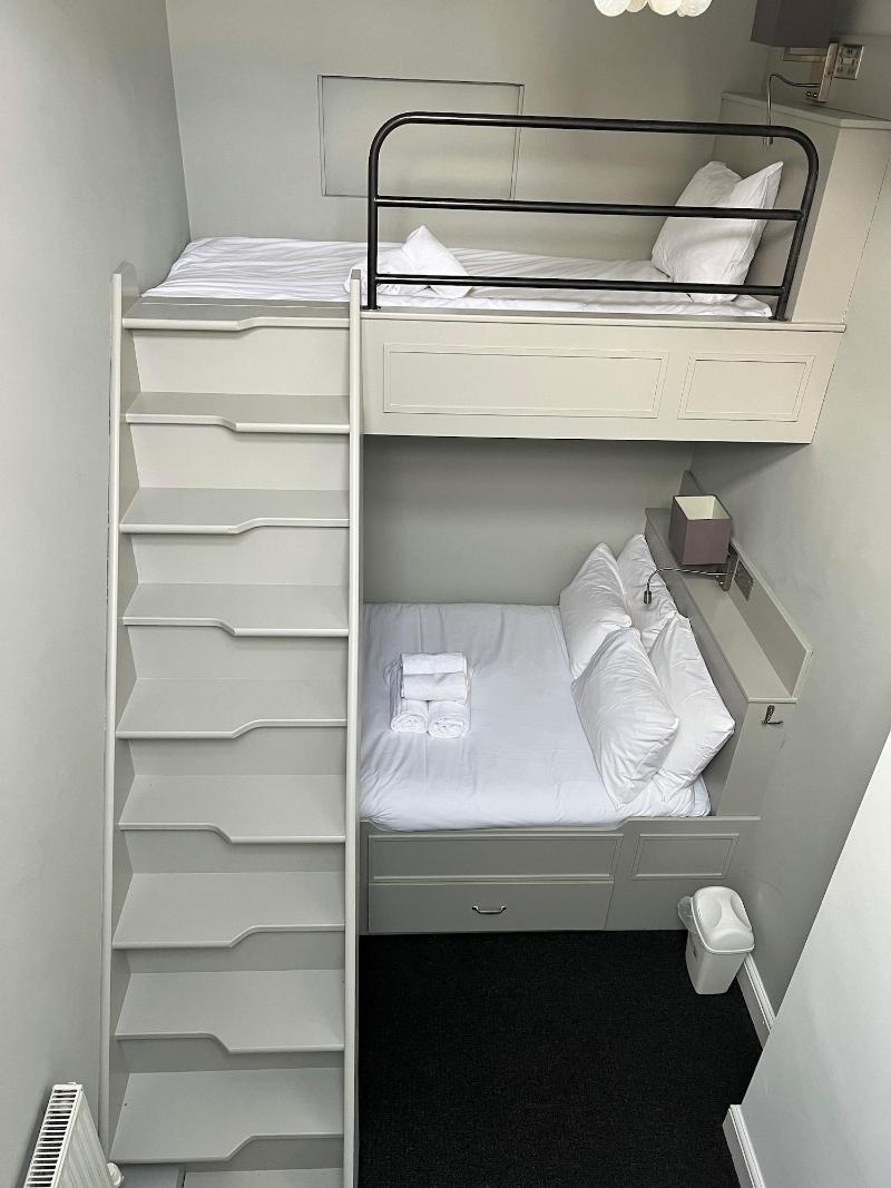 Glendower House Apartments image