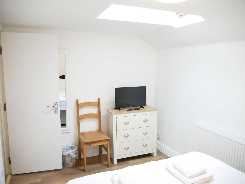 Glendower House Apartments image