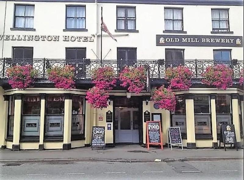 Wellington Hotel image