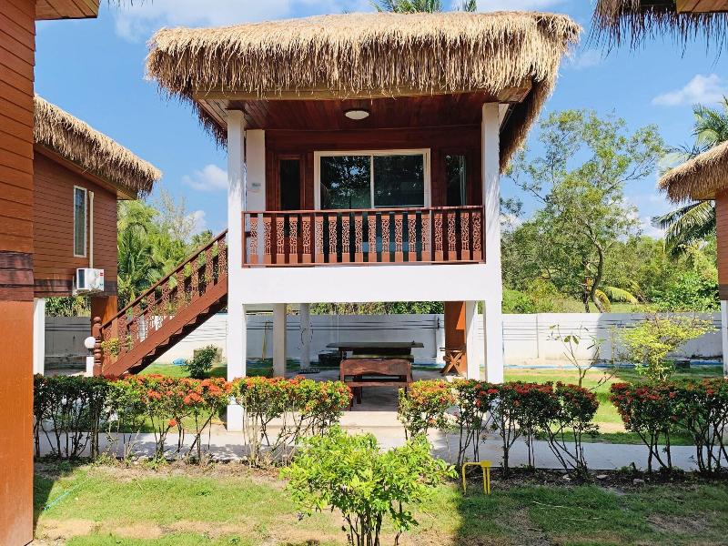 Horizon Beach Resort Koh Jum — general view