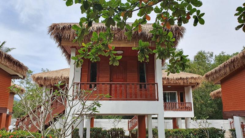 Horizon Beach Resort Koh Jum image