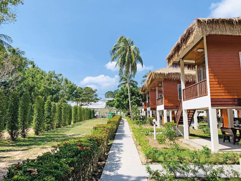 Horizon Beach Resort Koh Jum image