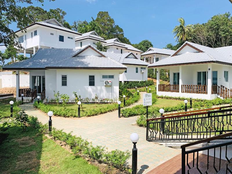 Horizon Beach Resort Koh Jum image