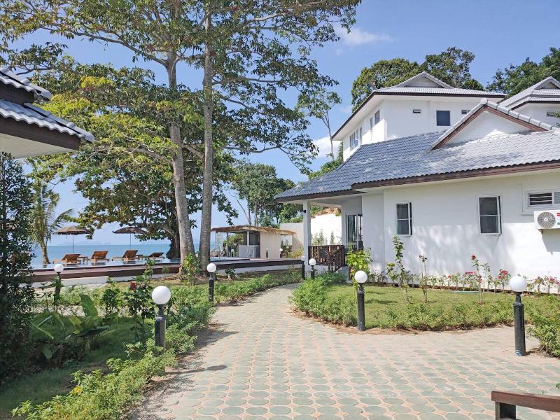 Horizon Beach Resort Koh Jum image